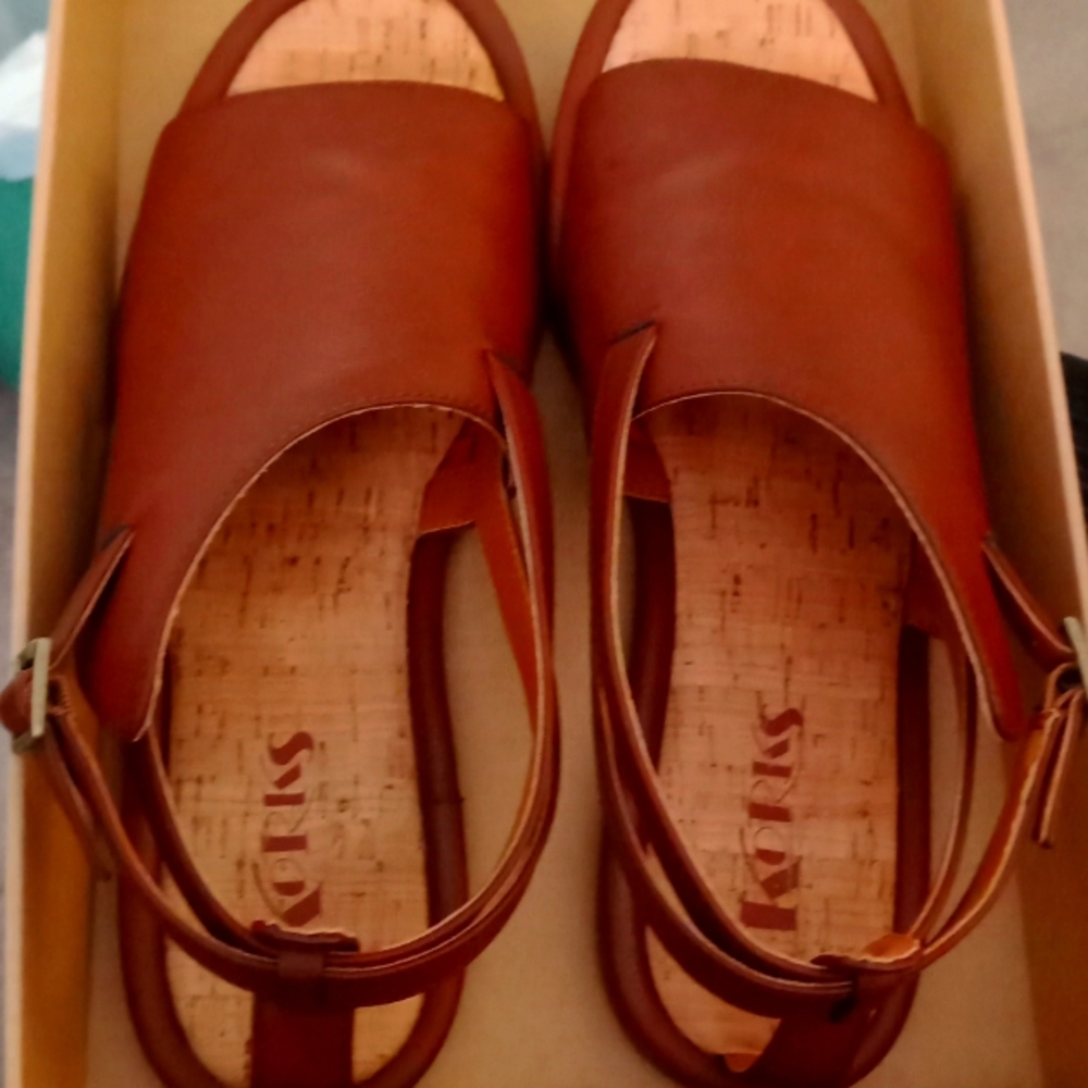 Korks Dark Brown Women's Tate Sandals, NWOT, size 10M